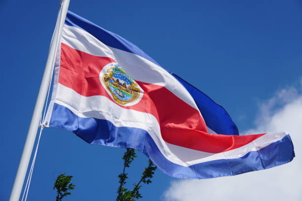 flaga-kostaryki-herb-wyrusz-w-zyciowa-podroz-soul-travel
