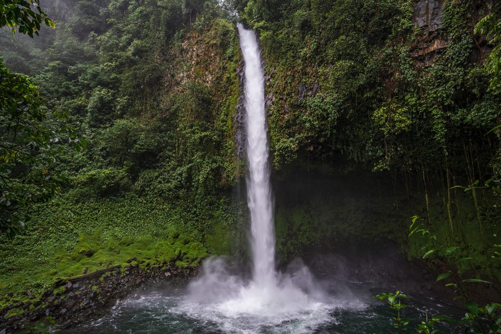 kostaryka-atrakcje-wodospad-la-fortuna-wyrusz-w-zyciowa-podroz-soul-travel