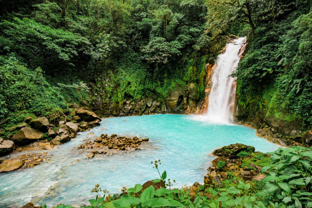 kostaryka-co-zobaczyc-park-narodowy-tenorio-wodospad-wyrusz-w-zyciowa-podroz-soul-travel
