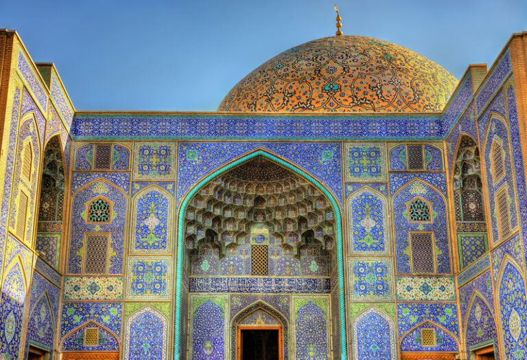 iran-atrakcje-turystyczne-zabytki-meczety-wyrusz-w-zyciowa-podroz-soul-travel-768x524